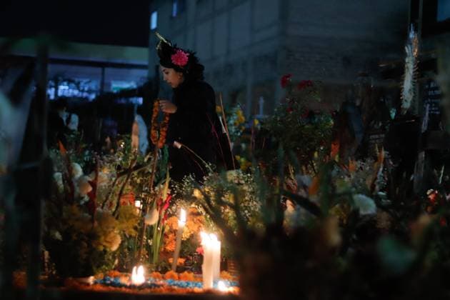 People Visit San Andres Mixquic cemetery on Dia de Muertos Celebration People visit the San Andres Mixquic cemetery, located in Tlahuac, to accompany their deceased loved ones in the traditional lighting ceremony on the Dia de Muertos celebration. on October 3, 2025 in Mexico City, Mexico. (Photo by Carlos Santiago Eyepix Group) Copyright: xCarlosxSantiagox xEyepixxGroupx CS_03112025_172448