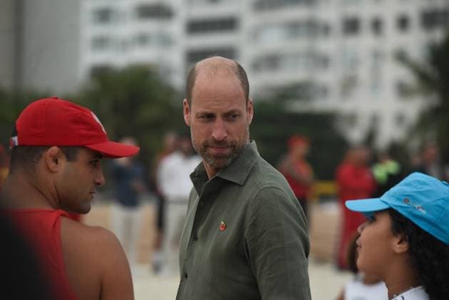 Prince William in Rio de Janeiro RIO DE JANEIRO, BRAZIL, NOVEMBER 3 : Prince William takes part in activities on Copacabana Beach, in the southern part of Rio de Janeiro, Brazil, late Monday afternoon, on November 03, 2025. During his visit, he played volleyball with teenagers and observed a drowning rescue simulation carried out by the Fire Department. He later met with firefighters, who showcased the technologies used by the department, and watched a live demonstration of a sea rescue operation involving jet skis and a helicopter. Fabio Teixeira Anadolu Rio de Janeiro Brazil. Editorial use only. Please get in touch for any other usage. Copyright: x2025xAnadoluxFabioxTeixeirax