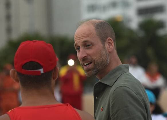 Prince William in Rio de Janeiro RIO DE JANEIRO, BRAZIL, NOVEMBER 3 : Prince William takes part in activities on Copacabana Beach, in the southern part of Rio de Janeiro, Brazil, late Monday afternoon, on November 03, 2025. During his visit, he played volleyball with teenagers and observed a drowning rescue simulation carried out by the Fire Department. He later met with firefighters, who showcased the technologies used by the department, and watched a live demonstration of a sea rescue operation involving jet skis and a helicopter. Fabio Teixeira Anadolu Rio de Janeiro Brazil. Editorial use only. Please get in touch for any other usage. Copyright: x2025xAnadoluxFabioxTeixeirax