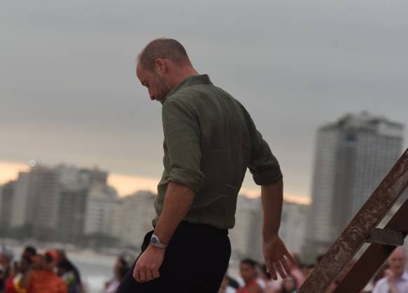 Prince William in Rio de Janeiro RIO DE JANEIRO, BRAZIL, NOVEMBER 3 : Prince William takes part in activities on Copacabana Beach, in the southern part of Rio de Janeiro, Brazil, late Monday afternoon, on November 03, 2025. During his visit, he played volleyball with teenagers and observed a drowning rescue simulation carried out by the Fire Department. He later met with firefighters, who showcased the technologies used by the department, and watched a live demonstration of a sea rescue operation involving jet skis and a helicopter. Fabio Teixeira Anadolu Rio de Janeiro Brazil. Editorial use only. Please get in touch for any other usage. Copyright: x2025xAnadoluxFabioxTeixeirax