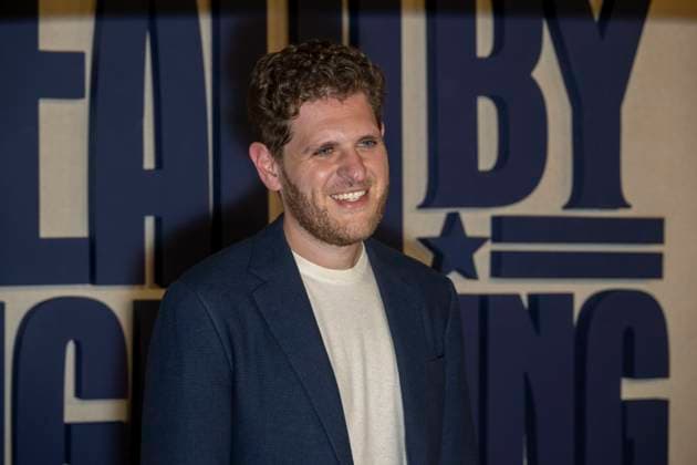 Netflix s Death by Lightning Limited Series Premiere, New York, USA - 03 Nov 2025 Mike Makowsky attends Netflix s Death By Lightning New York Premiere at The Plaza Hotel New York United States Copyright: xRonxAdarx xSOPAxImagesx _radar_deathbylightning_20251103_01315