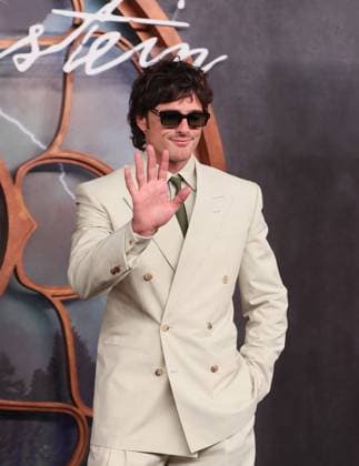 November 4, 2025, Mexico City, Ciudad de Mexico, Mexico: Actor Jacob Elordi attends the red carpet for the film Frankenstein at Colegio de San Ildefonso. on November 3, 2025 in Mexico City, Mexico. Mexico City Mexico - ZUMAe321 20251104_zea_e321_006 Copyright: xAlbertoxGuillenx