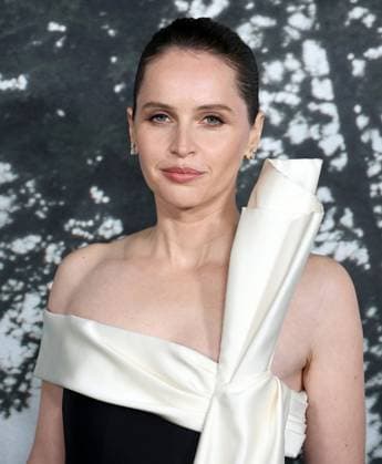 Premiere Of Netflix s Train Dreams English actress Felicity Jones arrives at the Premiere Of Netflix s Train Dreams held at The Egyptian Theatre Hollywood in Hollywood, Los Angeles, California, United States. The Egyptian Theatre Hollywood, Hollywood, Los Angeles, California, USA California United States  Copyright: xImagexPressxAgencyx originalFilename: collin-premiere251104_npCV2.jpg