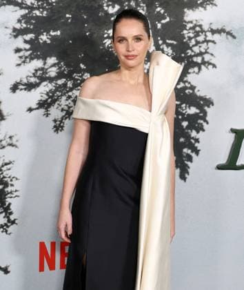 Premiere Of Netflix s Train Dreams English actress Felicity Jones arrives at the Premiere Of Netflix s Train Dreams held at The Egyptian Theatre Hollywood in Hollywood, Los Angeles, California, United States. The Egyptian Theatre Hollywood, Hollywood, Los Angeles, California, USA California United States  Copyright: xImagexPressxAgencyx originalFilename: collin-premiere251104_npSow.jpg