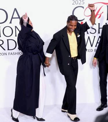 Rihanna at the 2025 CFDA Awards - NYC Rihanna and Asap Rocky attend the 2025 CFDA Awards in New York on November 3, 2025. Photo by Charles Guerin ABACAPRESS.COM New York City NY United States  Copyright: xGuerinxCharles ABACAx