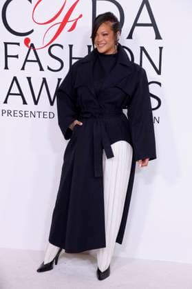 Rihanna at the 2025 CFDA Awards - NYC Rihanna attends the 2025 CFDA Awards in New York on November 3, 2025. Photo by Charles Guerin ABACAPRESS.COM New York City NY United States  Copyright: xGuerinxCharles ABACAx