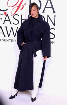 Rihanna at the 2025 CFDA Awards - NYC Rihanna attends the 2025 CFDA Awards in New York on November 3, 2025. Photo by Charles Guerin ABACAPRESS.COM New York City NY United States  Copyright: xGuerinxCharles ABACAx