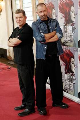 Peter Plate und Ulf Leo Sommer bei der Pressekonferenz zum Musical Wir sind am Leben im Stage Theater des Westens. Berlin, 03.11.2025