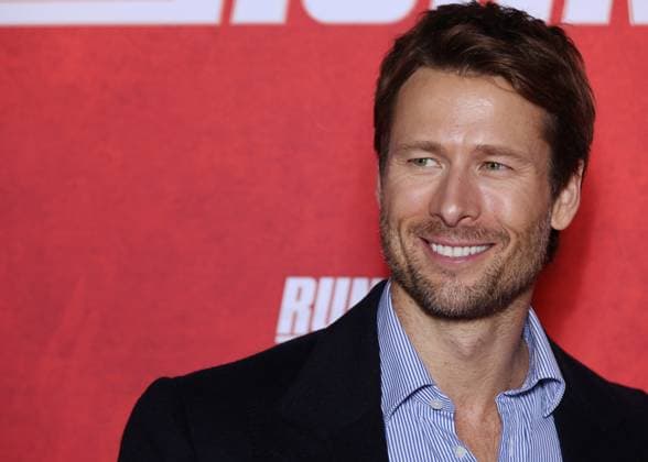 Glen Powell at the premiere of Running Man at the UGC Ciné Cité Bercy cinema in Paris on 3 November 2025 Denis Guignebourg Bestimage Premiere of Running Man at the UGC Ciné Cité Bercy cinema in Paris on 3 November 2025 Paris France  Copyright: xDenisxGuignebourgx xBestimagexDenisxGuignebourgx xBestimagex