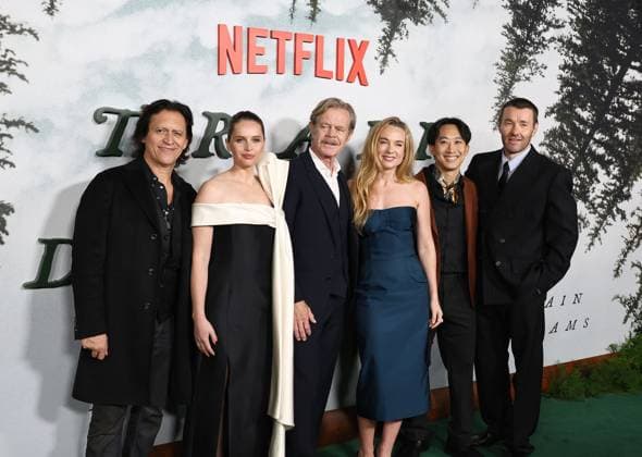 Premiere Of Netflix s Train Dreams HOLLYWOOD, LOS ANGELES, CALIFORNIA, USA - NOVEMBER 03: Clifton Collins Jr., Felicity Jones, William H. Macy, Kerry Condon, Alfred Hsing and Joel Edgerton arrive at the Premiere Of Netflix s Train Dreams held at The Egyptian Theatre Hollywood on November 3, 2025 in Hollywood, Los Angeles, California, United States., Credit:Juan Pablo Rico Avalon United States, California, Hollywood, The Egyptian Theatre Hollywood Copyright: xJuanxPabloxRicox xAvalonx 1050184874