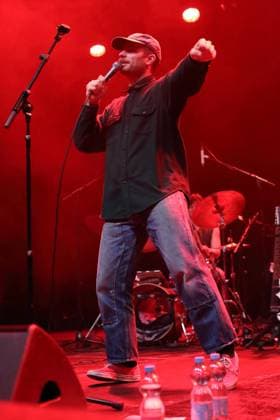 Mac DeMarco bei einem Konzert in der Columbiahalle in Berlin, 3. November 2025. Mac DeMarco Konzert Berlin
