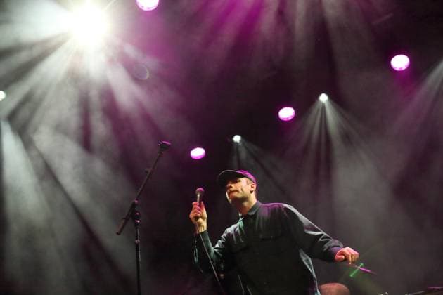 Mac DeMarco bei einem Konzert in der Columbiahalle in Berlin, 3. November 2025. Mac DeMarco Konzert Berlin