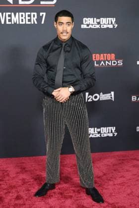 November 3, 2025, Los Angeles, California, USA: Dimitrius Schuster-Koloamatangi at the World Premiere of 20th Century Studios Predator: Badlands at the TCL Chinese Theatre IMAX Los Angeles USA - ZUMAg107 20251103_zep_g107_018 Copyright: xNinaxPrommerx