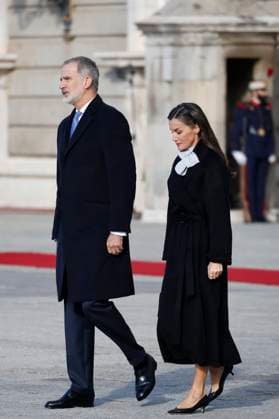 The King and Queen receive the Sultan of Oman, His Majesty Sultan Haitham Bin Tarik, at the Royal Palace King Felipe VI and Queen Letizia during the reception offered to the Sultan of Oman, His Majesty Sultan Haitham Bin Tarik, before his State trip, at the Royal Palace, on November 4, 2025, in Madrid Spain FAMOUS KINGS KINGS POLITICAL ROLE RECEPTION PALACE Antonio Gutié Madrid Madrid Madrid Spain  Copyright: xAntonioxGutiÃ rrezx 7075094
