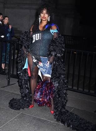 Outside arrivals during the 2025 CFDA Awards at The American Museum of Natural History Featuring: Precious Lee Where: New York, United States When: 03 Nov 2025 Credit: Darla Khazei INSTARimages EDITORIAL USE ONLY. NOT FOR USE BY NEWSPAPERS BASED IN THE UK. Copyright: xx instar55240207