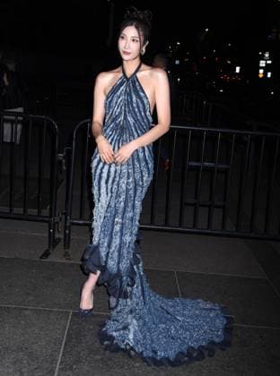 Outside arrivals during the 2025 CFDA Awards at The American Museum of Natural History Featuring: Ejae Where: New York, United States When: 03 Nov 2025 Credit: Darla Khazei INSTARimages EDITORIAL USE ONLY. NOT FOR USE BY NEWSPAPERS BASED IN THE UK. Copyright: xx instar55240217