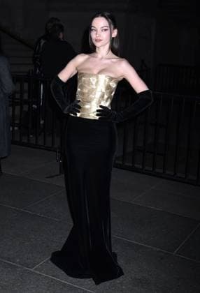 Outside arrivals during the 2025 CFDA Awards at The American Museum of Natural History Featuring: Dove Cameron Where: New York, United States When: 03 Nov 2025 Credit: Darla Khazei INSTARimages EDITORIAL USE ONLY. NOT FOR USE BY NEWSPAPERS BASED IN THE UK. Copyright: xx instar55240225