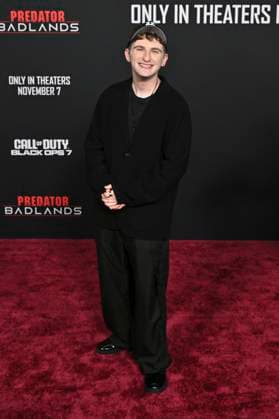 Anthony Gargiula bei der Premiere des Kinofilms Predator: Badlands im TCL Chinese Theater. Los Angeles, 03.11.2025