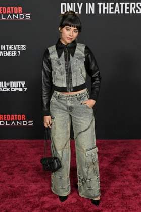 Xochitl Gomez bei der Premiere des Kinofilms Predator: Badlands im TCL Chinese Theater. Los Angeles, 03.11.2025