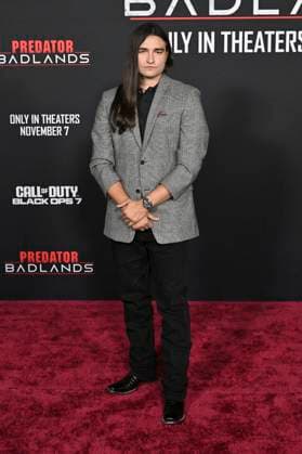 Dakota Beavers bei der Premiere des Kinofilms Predator: Badlands im TCL Chinese Theater. Los Angeles, 03.11.2025