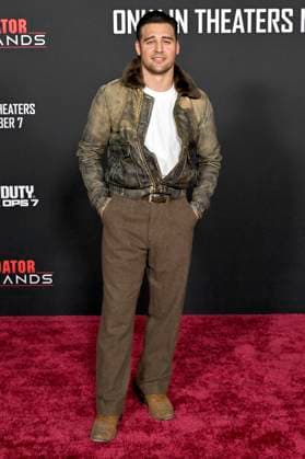 Ryan Guzman bei der Premiere des Kinofilms Predator: Badlands im TCL Chinese Theater. Los Angeles, 03.11.2025