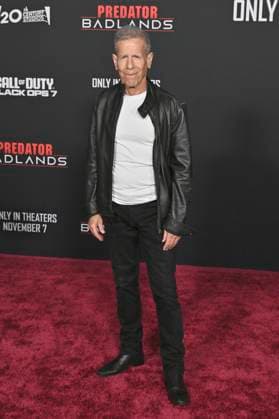 Marc Toberoff bei der Premiere des Kinofilms Predator: Badlands im TCL Chinese Theater. Los Angeles, 03.11.2025