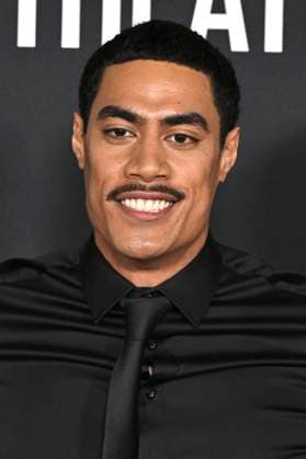 Dimitrius Schuster-Koloamatangi bei der Premiere des Kinofilms Predator: Badlands im TCL Chinese Theater. Los Angeles, 03.11.2025