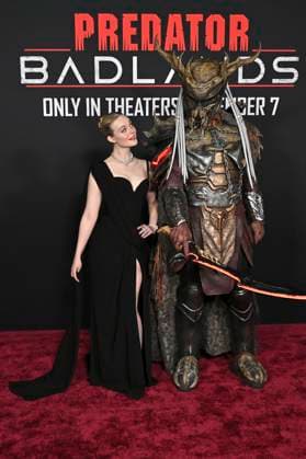 Elle Fanning bei der Premiere des Kinofilms Predator: Badlands im TCL Chinese Theater. Los Angeles, 03.11.2025