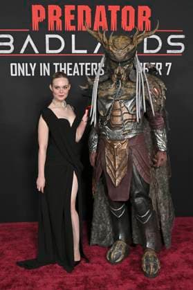 Elle Fanning bei der Premiere des Kinofilms Predator: Badlands im TCL Chinese Theater. Los Angeles, 03.11.2025