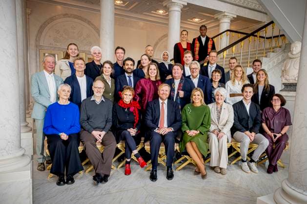 04-11-2025 Queen Maxima and King Willem-Alexander and other Dutch people who have distinguished themselves by a special achievement at the Uitblinkerslunch, at palace Noordeinde in The Hague. Â  Copyright: xPPEx