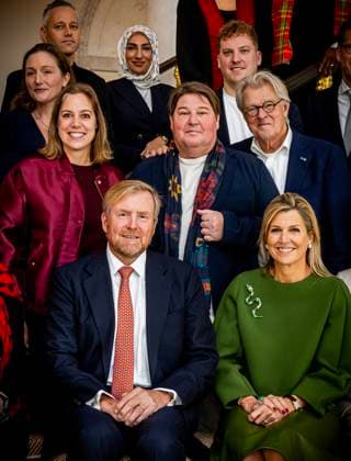 04-11-2025 Queen Maxima and King Willem-Alexander and other Dutch people who have distinguished themselves by a special achievement at the Uitblinkerslunch, at palace Noordeinde in The Hague. Â  Copyright: xPPEx