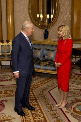 Audience at Buckingham Palace King Charles III receives The Hon. Wendy Lisogar-Cocchia, Lieutenant Governor of British Columbia during an audience at Buckingham Palace, London. Picture date: Tuesday November 4, 2025., Credit:Jordan Pettitt Avalon UK, London  Copyright: xJordanxPettittx xAvalonx 1050291802