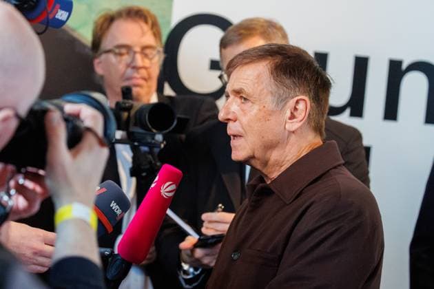 04.11.2025. Düsseldorf. NRW-Ministerpräsident Hendrik Wüst verleiht den Staatspreis an Fotograf Andreas Gursky. Die Laudatio auf den Preisträger hält Susanne Pfeffer, Direktorin des Museums für Moderne Künste in Frankfurt a. M., Camillo Grewe wird die Verleihung musikalisch untermalen. Als enge Vertraute Gurskys werden Andreas Frege (alias Campino) und Günther Netzer ebenfalls an der Veranstaltung und einem Talk über Andreas Gursky teilnehmen. Moderiert wird der Staatspreis von Judith Rakers. Düsseldorf K21, Kunstsammlung Nordrhein-Westfalen Nordrhein-Westfalen Deutschland