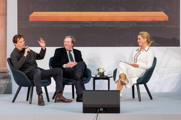 04.11.2025. Düsseldorf. NRW-Ministerpräsident Hendrik Wüst verleiht den Staatspreis an Fotograf Andreas Gursky. Die Laudatio auf den Preisträger hält Susanne Pfeffer, Direktorin des Museums für Moderne Künste in Frankfurt a. M., Camillo Grewe wird die Verleihung musikalisch untermalen. Als enge Vertraute Gurskys werden Andreas Frege (alias Campino) und Günther Netzer ebenfalls an der Veranstaltung und einem Talk über Andreas Gursky teilnehmen. Moderiert wird der Staatspreis von Judith Rakers. Düsseldorf K21, Kunstsammlung Nordrhein-Westfalen Nordrhein-Westfalen Deutschland