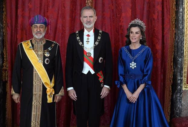 The King and Queen of Spain host a gala dinner in honor of the Sultan of Oman King Felipe and Queen Letizia, with the Sultan of Oman, Haitham Bin Tarik, during the gala dinner held in his honor at the Royal Palace, on November 4, 2025, in Madrid Spain ROYAL HOUSE GENTE José Madrid Madrid Madrid Spain  Copyright: xJosÃ xOlivax 7076901