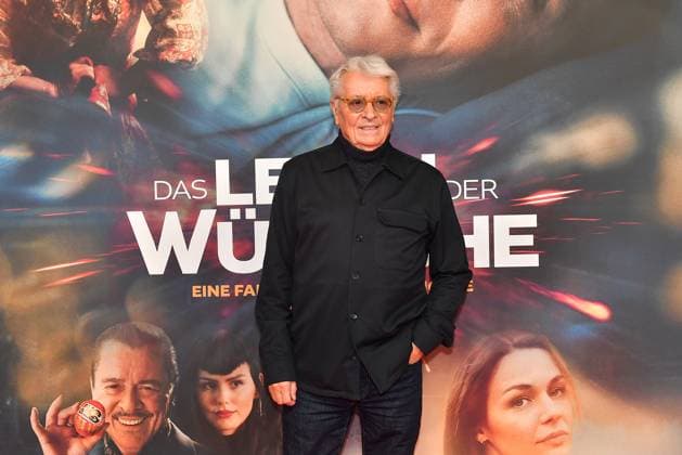 Henry Huebchen bei der Das Leben der Wuensche Film Premiere am 4.11.2025 im Mathaeser Filmpalast in Muenchen Matthias Schweighoefers -Das Leben der Wuensche- Filmpremiere in Muenchen