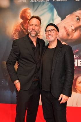 Regisseur Erik Schmitt und Benno Fuermann bei der Das Leben der Wuensche Film Premiere am 4.11.2025 im Mathaeser Filmpalast in Muenchen Matthias Schweighoefers -Das Leben der Wuensche- Filmpremiere in Muenchen