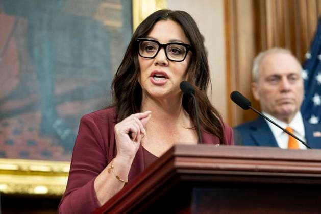November 4, 2025, Washington, District Of Columbia, USA: U.S. Secretary of Labor LORI CHAVEZ-DEREMER speaking at a press conference at the U.S. Capitol. Washington USA - ZUMAb161 20251104_aap_b161_033 Copyright: xMichaelxBrochsteinx