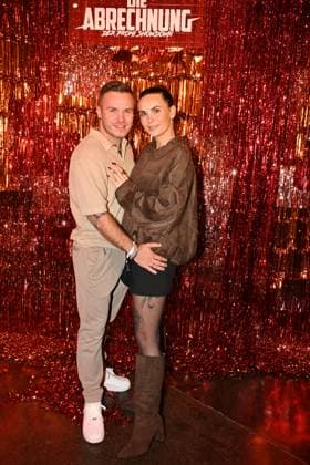 Henning Merten und Denise Merten beim Premieren Event zum Start vom Realityformat Die Abrechnung - Der Promi-Showdown (ab 6. November 2025 bei ProSieben und Joyn) im Festsaal Kreuzberg am 4.11.2025 in Berlin Die Abrechnung Premieren-Event zur neuen Pro7 Realityshow in Berlin