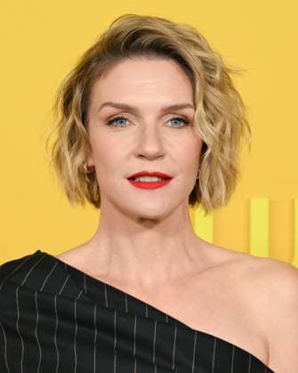 November 4, 2025, Hollywood, California, USA: RHEA SEEHORN attends the Red Carpet World Premiere Of Apple TV+ s Pluribus Hollywood USA - ZUMAb173 20251104_aap_b173_019 Copyright: xBillyxBennightx