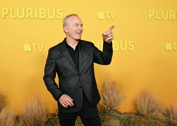 November 4, 2025, Hollywood, California, USA: BOB ODENKIRK attends the Red Carpet World Premiere Of Apple TV+ s Pluribus Hollywood USA - ZUMAb173 20251104_aap_b173_021 Copyright: xBillyxBennightx