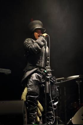 Erykah Badu bei einem Konzert in der Uber Eats Music Hall in Berlin, 4. November 2025. Erykah Badu Konzert Berlin