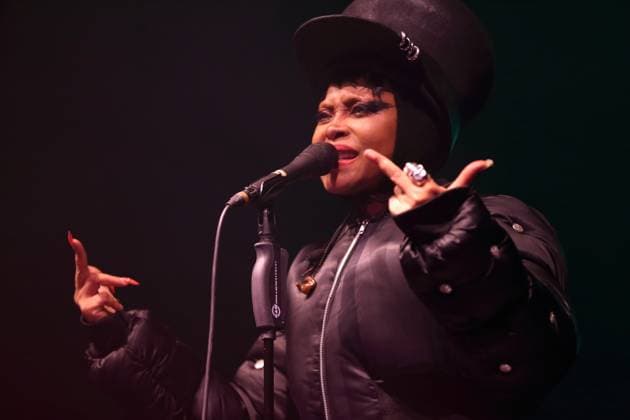Erykah Badu bei einem Konzert in der Uber Eats Music Hall in Berlin, 4. November 2025. Erykah Badu Konzert Berlin