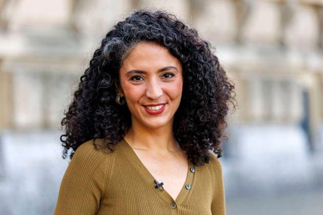 Siham El-Maimouni bei der Verleihung des Staatspreises des Landes Nordrhein-Westfalen 2025 an Fotograf Andreas Gursky im K21. Düsseldorf, 04.11.2025