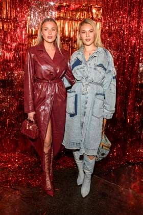 abb Abrechnung- Begleitung und Victoria Wojciechowska zu Gast beim exklusiven Vorab Screenings der neuen Pro Sieben Reality-Show Die Abrechnung Der Promi Showdown im Festsaal Kreuzberg Berlin am 04.11.2025in Berlin Berlin Deutschland