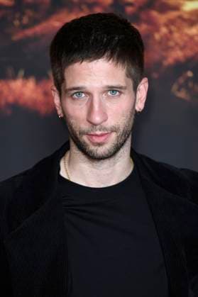 Slavko Popadic bei der Premiere der ARD-Miniserie Schwarzes Gold im Kuppelsaal. Hannover, 04.11.2025