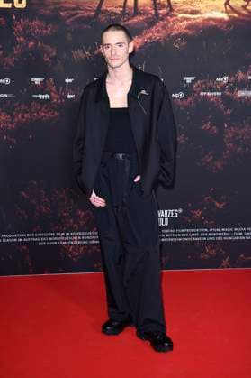 Daniil Kremkin bei der Premiere der ARD-Miniserie Schwarzes Gold im Kuppelsaal. Hannover, 04.11.2025