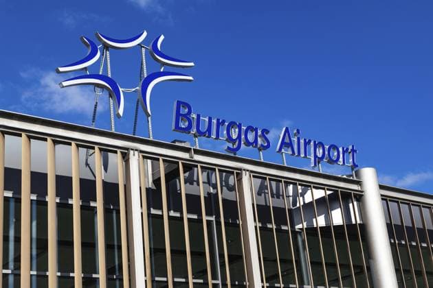 Bau des Terminals des Flughafens Burgas in der Stadt Burgas, Bulgarien Building of terminal of Burgas Aiport in Burgas city, Bulgaria Copyright: imageBROKER NikolaxSpasov iblnsp15546486.jpg