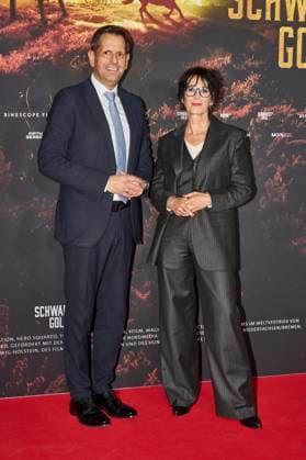 Olaf Lies und Andrea Lütke bei der Premiere der ARD-Miniserie Schwarzes Gold im Kuppelsaal. Hannover, 04.11.2025