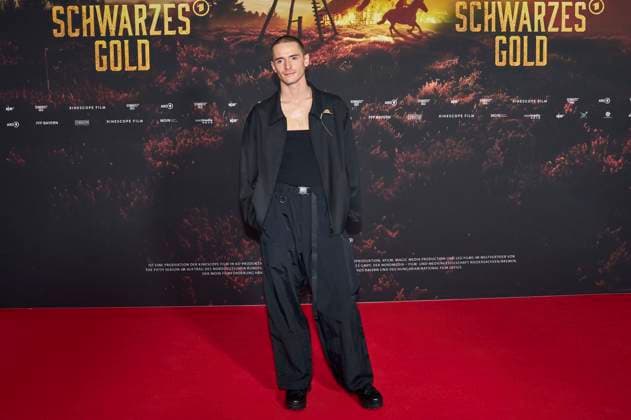 Daniil Kremkin bei der Premiere der ARD-Miniserie Schwarzes Gold im Kuppelsaal. Hannover, 04.11.2025